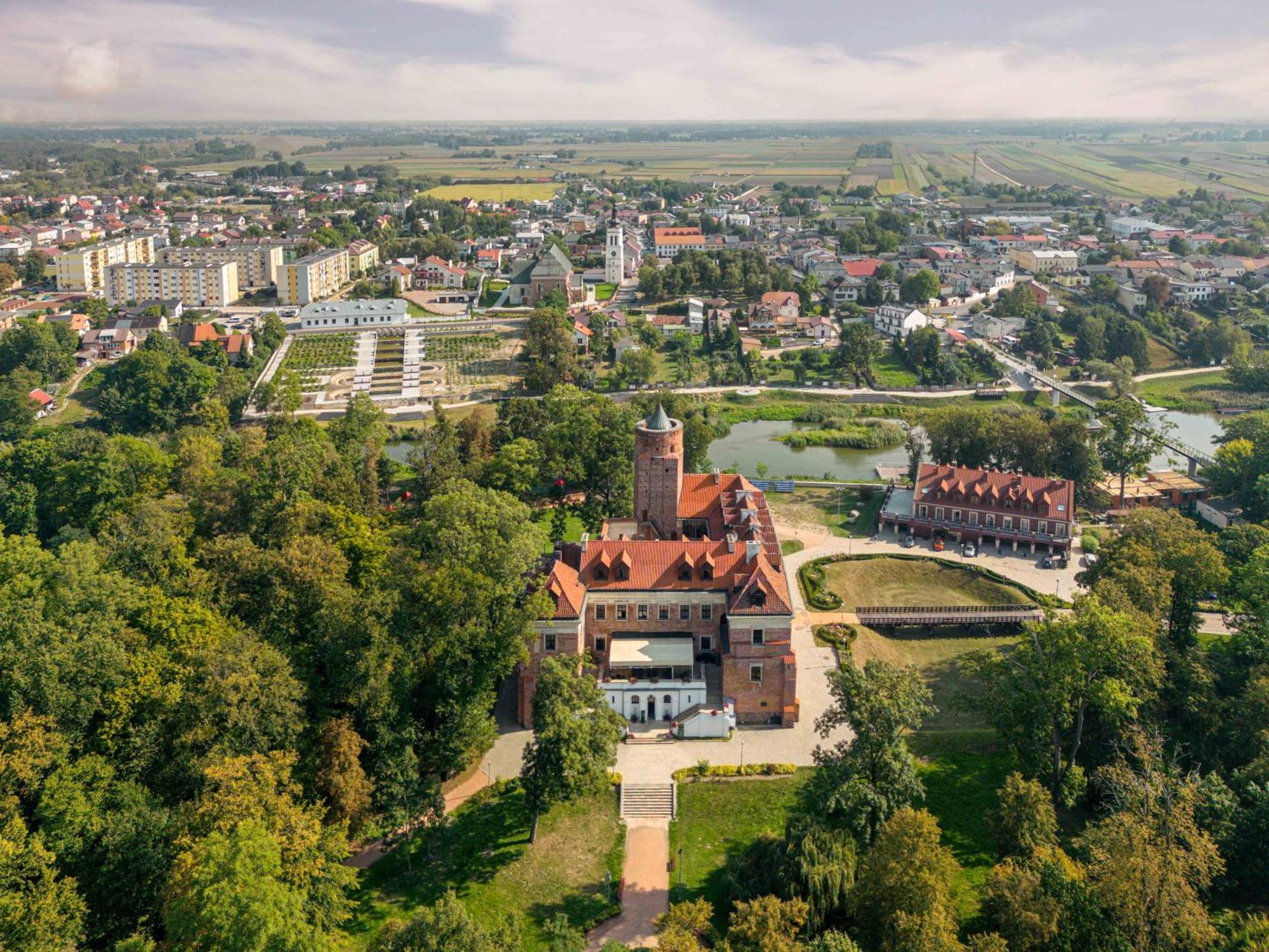 Zamek Uniejow Aparthotel Екстериор снимка
