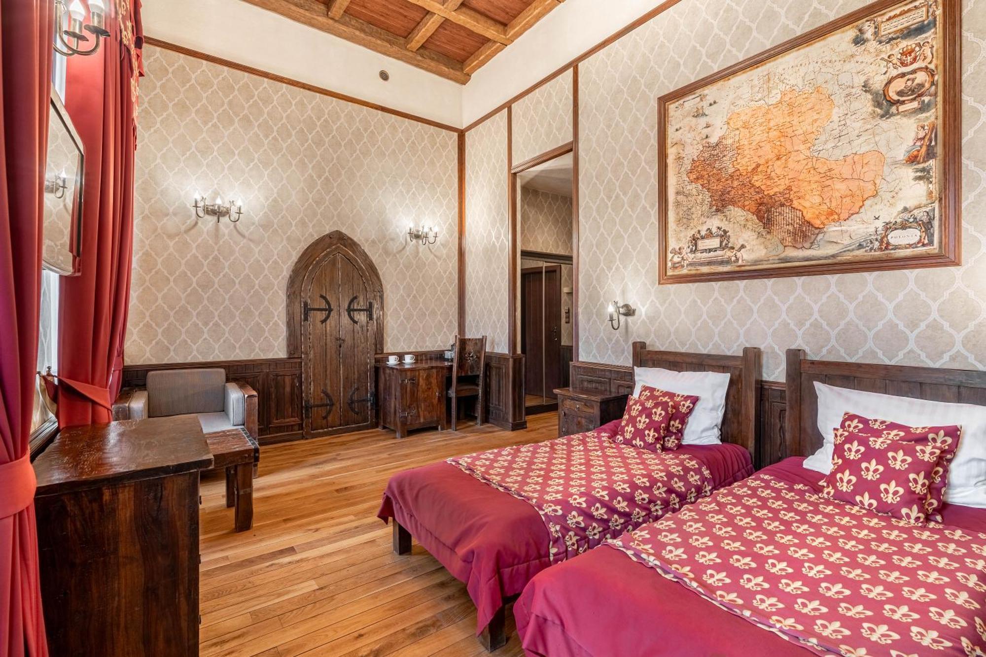 Zamek Uniejow Aparthotel Екстериор снимка