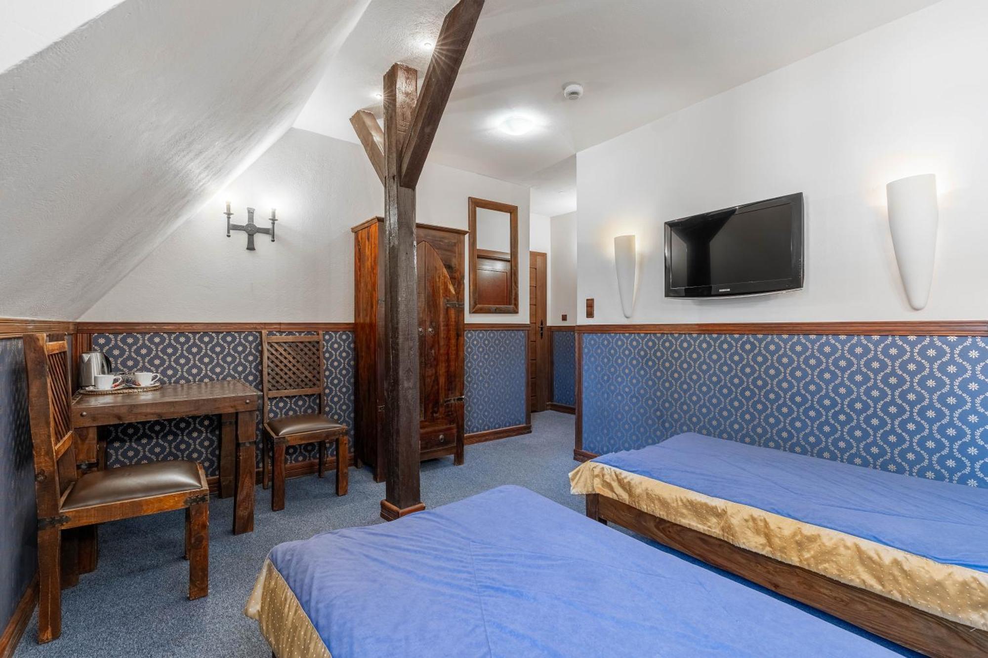 Zamek Uniejow Aparthotel Екстериор снимка